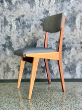 Load image into Gallery viewer, Retro single chair
