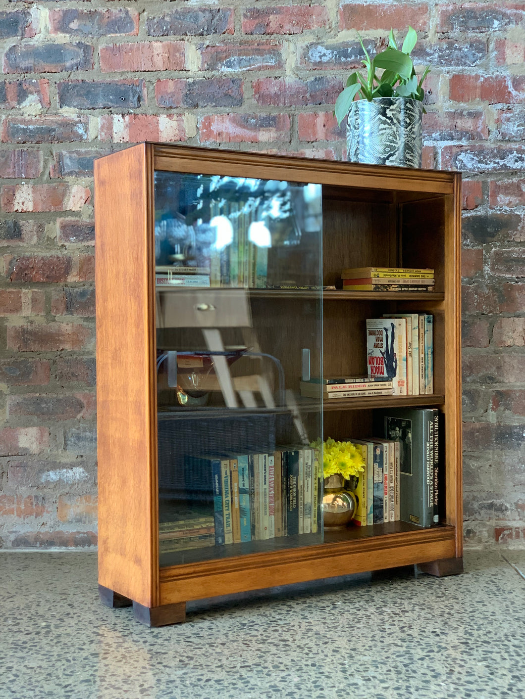 Mid-Century Bookcase / Display