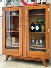 Load image into Gallery viewer, Vintage Display/Drinks Cabinet/Bookshelf
