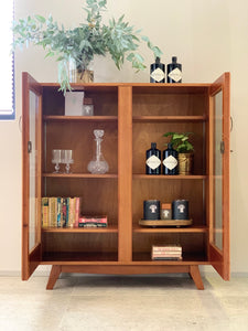 Vintage Display/Drinks Cabinet/Bookshelf