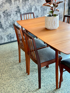 'Vanson' teak dining table