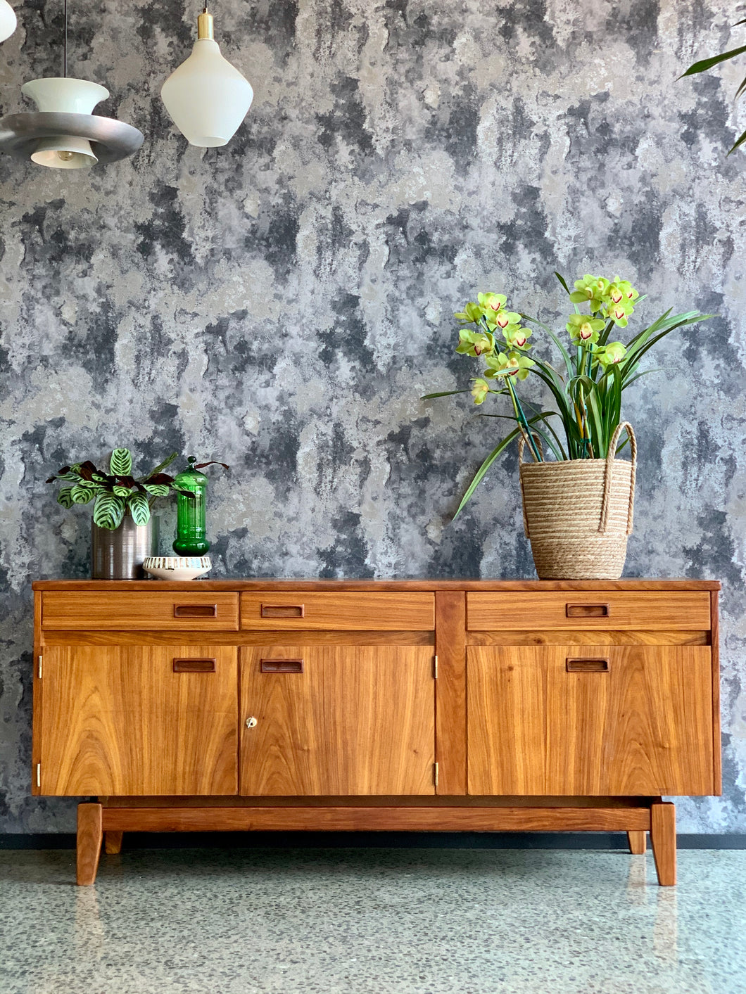 Retro kiaat Novocraft sideboard