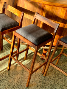 Kiaat bar counter including three bar chairs