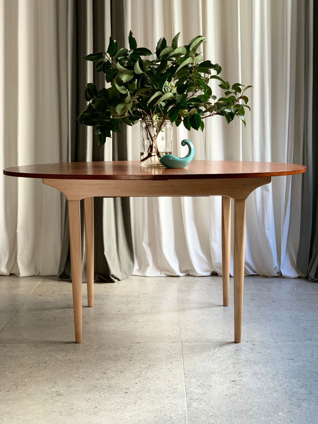 Mid-Century Oval, Extendable Dining Table