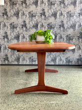Load image into Gallery viewer, Sapele/ mahogany Novocraft 8 seater table
