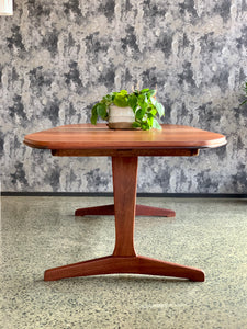 Sapele/ mahogany Novocraft 8 seater table