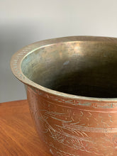 Load image into Gallery viewer, Vintage Brass Planters
