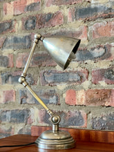 Load image into Gallery viewer, Vintage desk lamp
