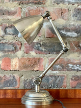 Load image into Gallery viewer, Vintage desk lamp
