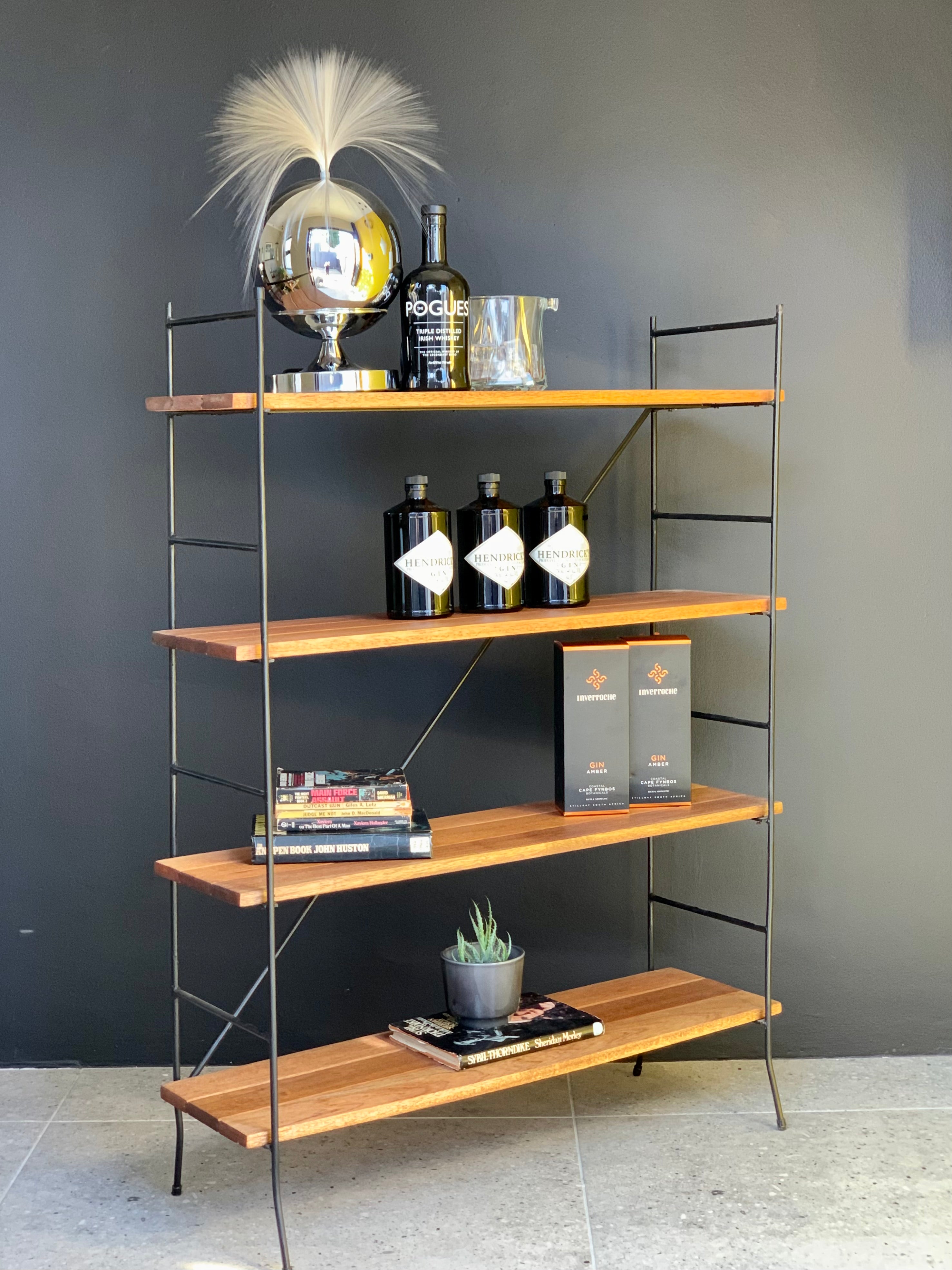 Steel & Wooden Shelf – RE-TREND