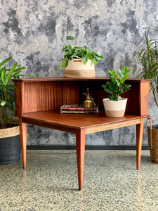 Two-tiered corner table