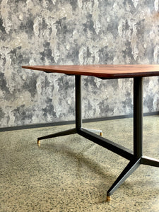 DS Vorster table with steel legs