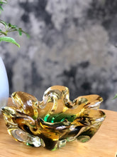 Load image into Gallery viewer, Yellow and green Murano bowl
