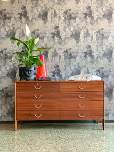 Mid-Century Chest of Drawers