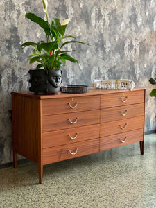 Mid-Century Chest of Drawers