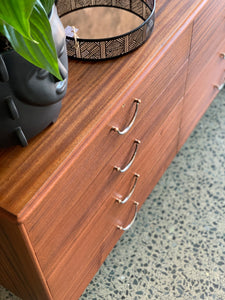 Mid-Century Chest of Drawers