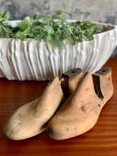 Load image into Gallery viewer, Vintage Cobblers Shoe Moulds
