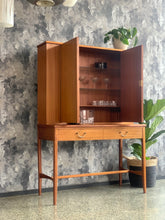 Load image into Gallery viewer, DS Vorster Mid-Century drinks cabinet

