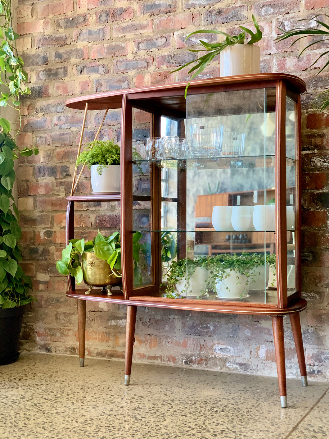 Retro display/drinks cabinet with brass detail