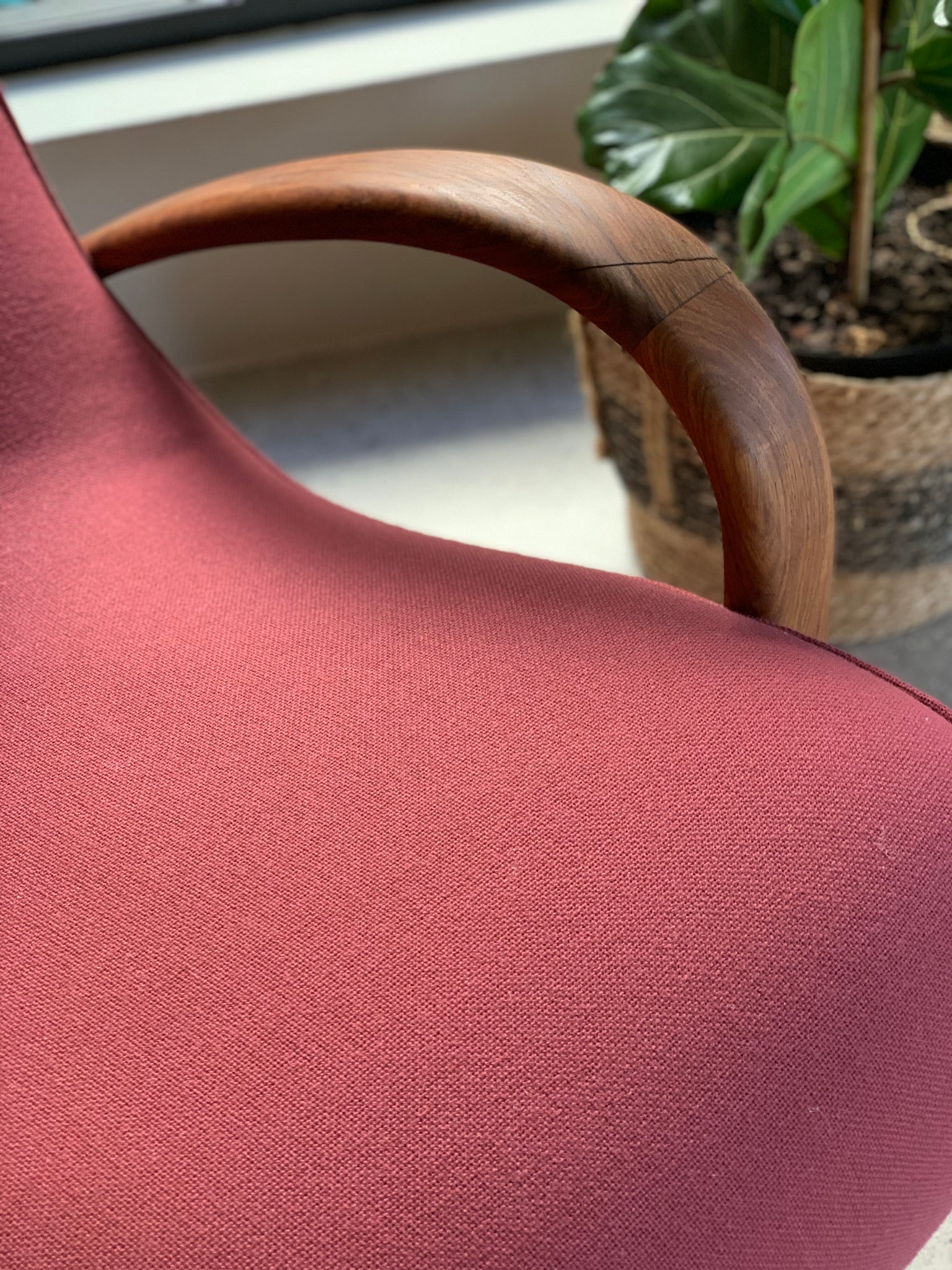 Mid-Century 'Banana' Rocking Chair – RE-TREND